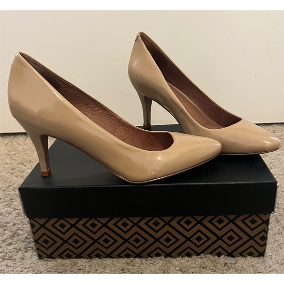 Corso Como Tan Linden Almond Toe Pumps Size 6 - Picture 2 of 6